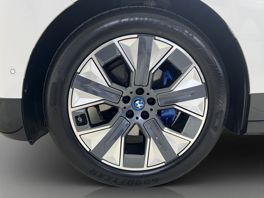 BMW iX xDrive40 – Bild 8