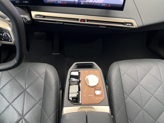 BMW iX xDrive40 – Bild 12