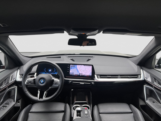 BMW iX1 xDrive 30 – Bild 10
