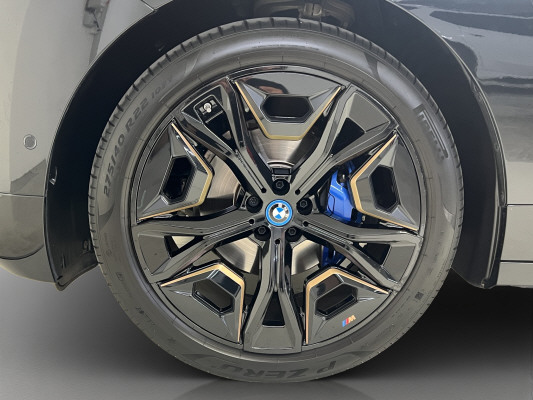 BMW iX xDrive40 – Bild 8