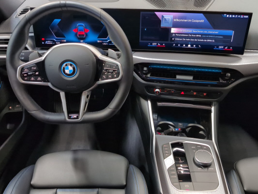 BMW 330e xDrive M Sport – Bild 10