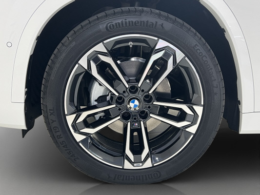 BMW iX1 eDrive 20 Ed. M Sport – Bild 8