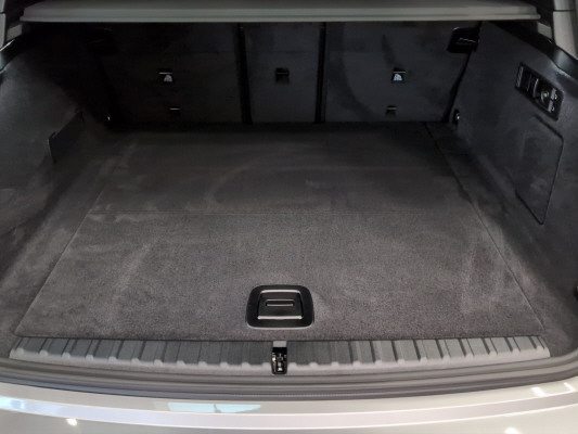 BMW iX xDrive60 M Sport Pro – Bild 13