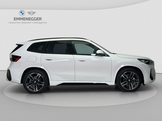 BMW iX1 eDrive 20 Ed. M Sport – Bild 6