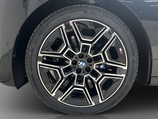 BMW iX xDrive60 M Sport – Bild 8