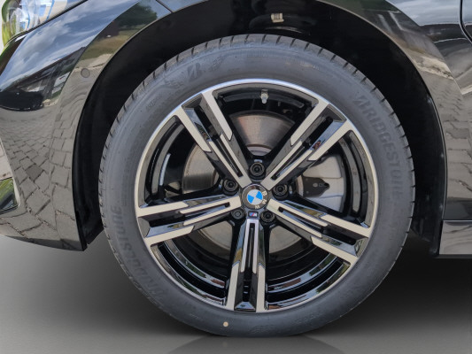 BMW 330e xDrive M Sport – Bild 13