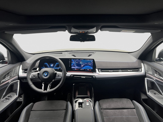 BMW iX2 xDrive 30 M Sport Pro – Bild 11