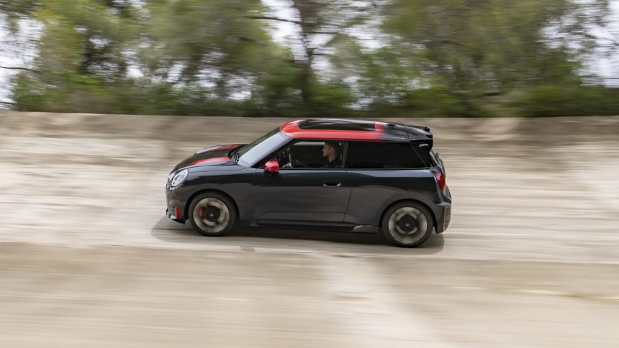 P90571671_highRes_the-mini-john-cooper